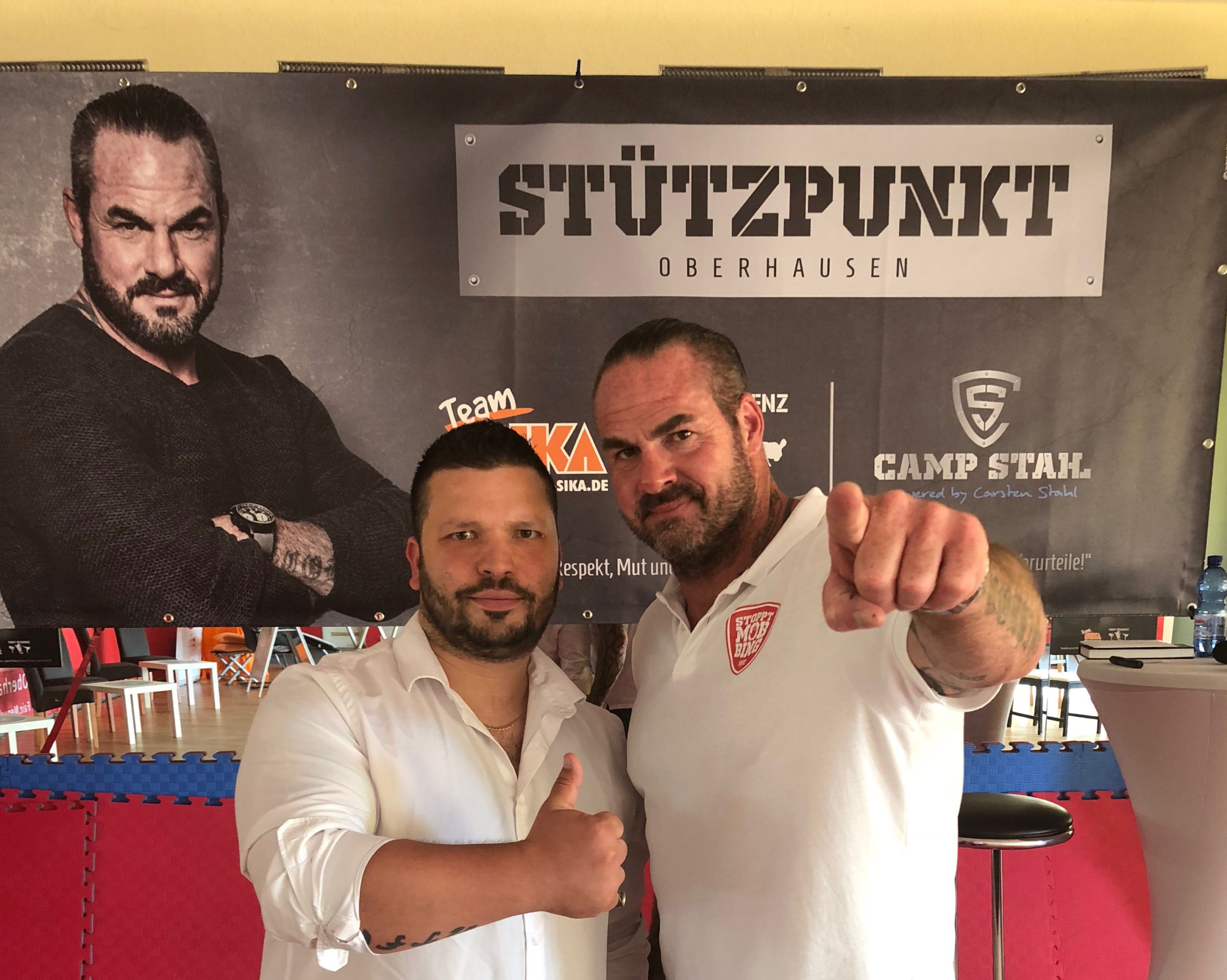 Kampfkunst Großmeister Ugur Sener und Carsten Stahl setzen gemeinsam ein Zeichen gegen Mobbing im Kreis Recklinghausen!